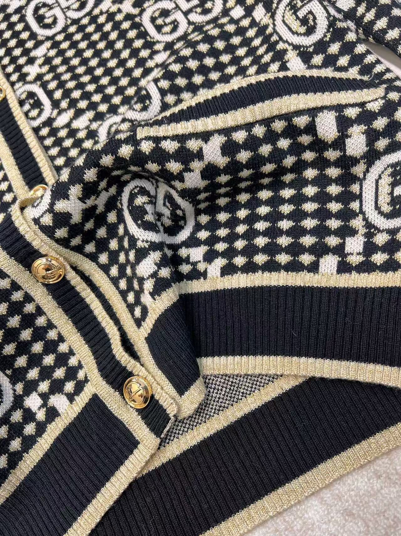 Guc NEW knitted cardigan