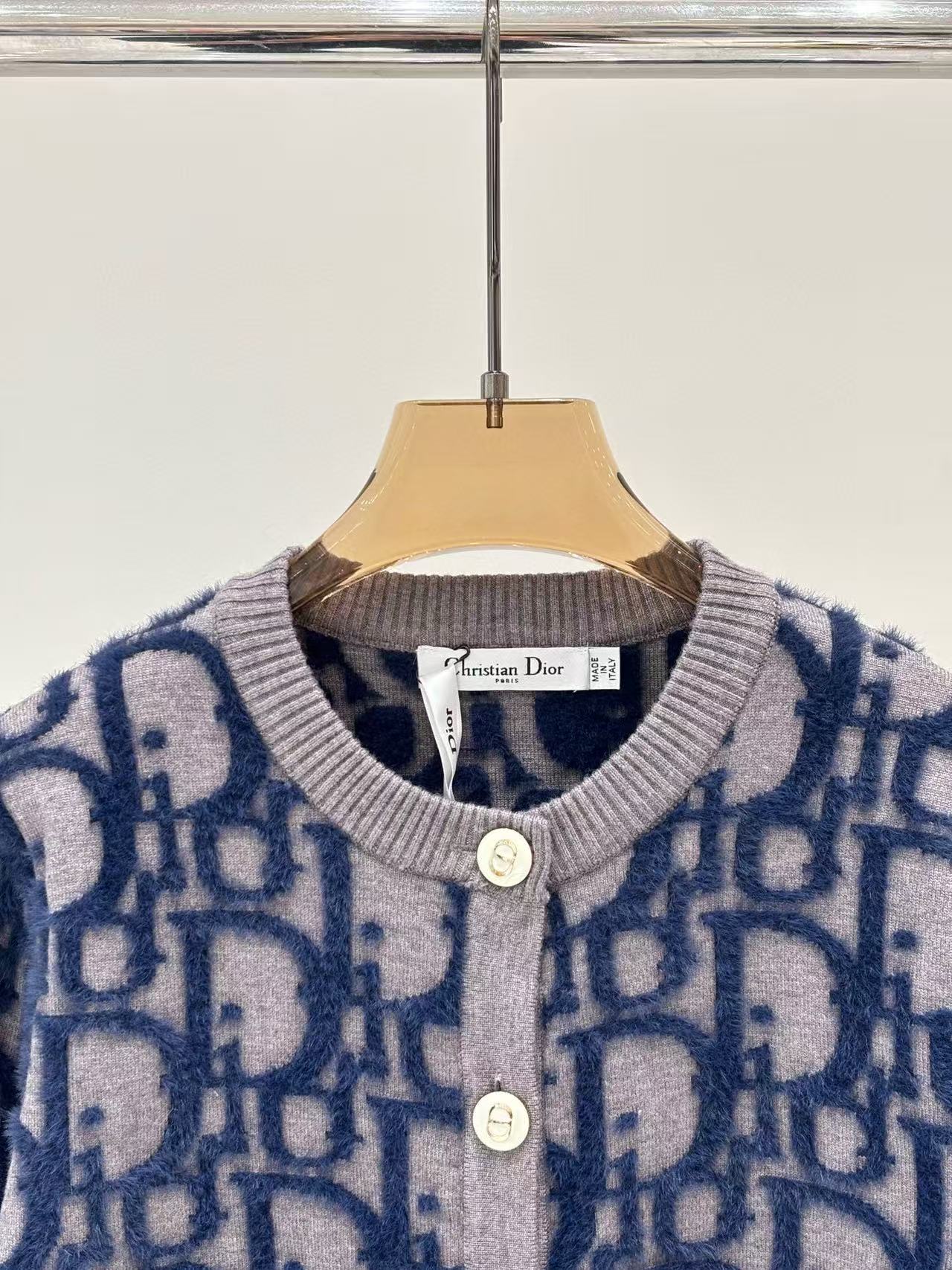 CD NEW knitted cardigan