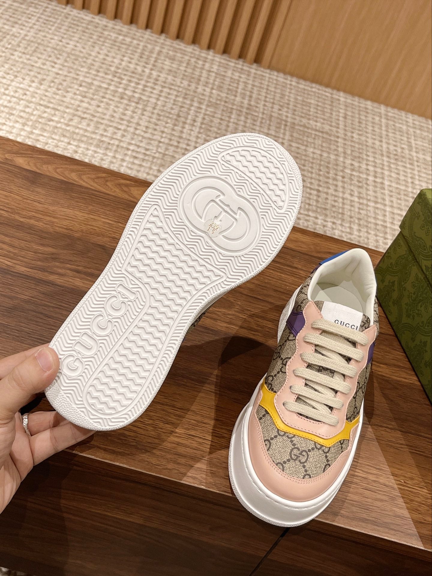 Couple's 𝐂𝐡𝐮𝐧𝐤𝐲 latest biscuit shoes