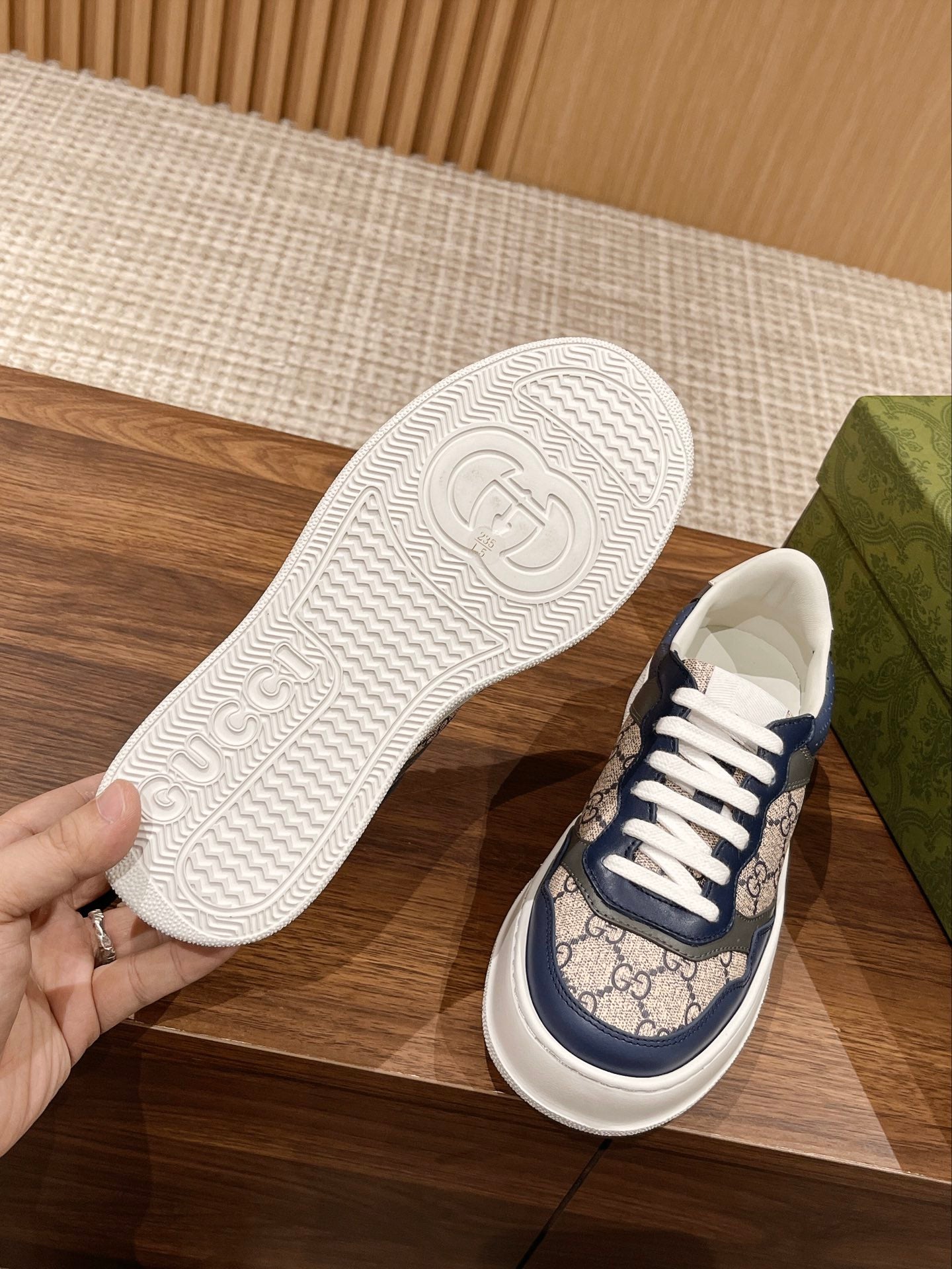 Couple's 𝐂𝐡𝐮𝐧𝐤𝐲 latest biscuit shoes