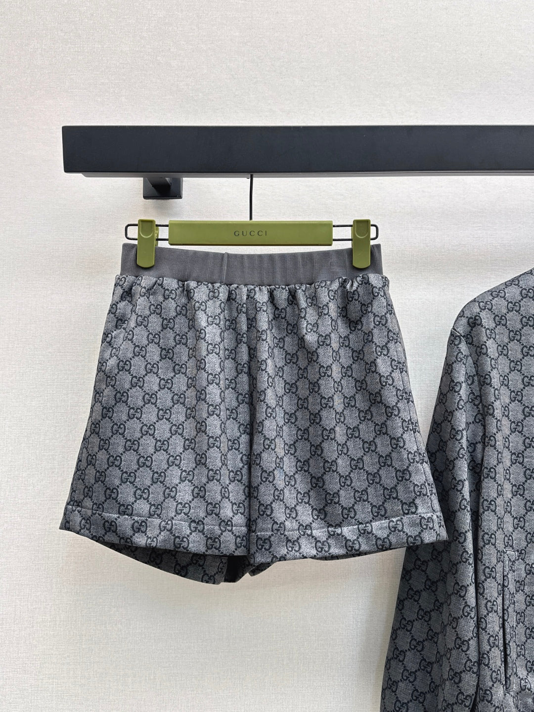 Guc 25fw sports suit