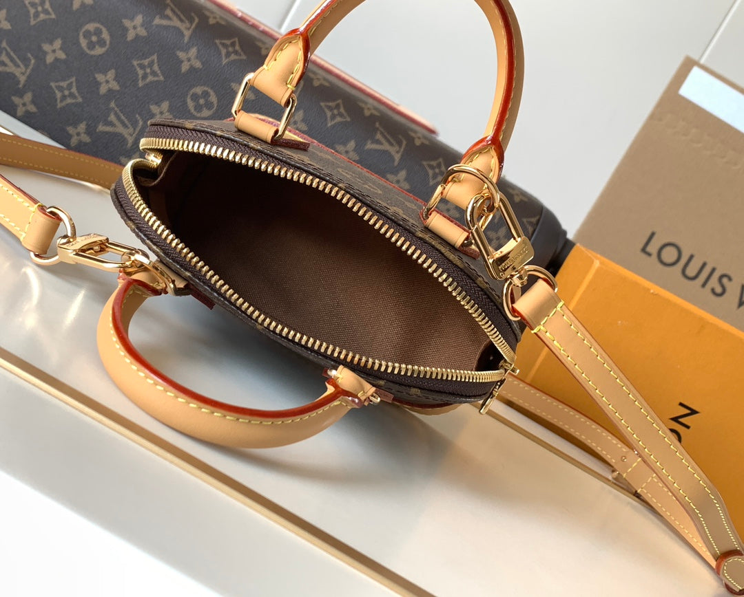 New 💯 ladies' bags