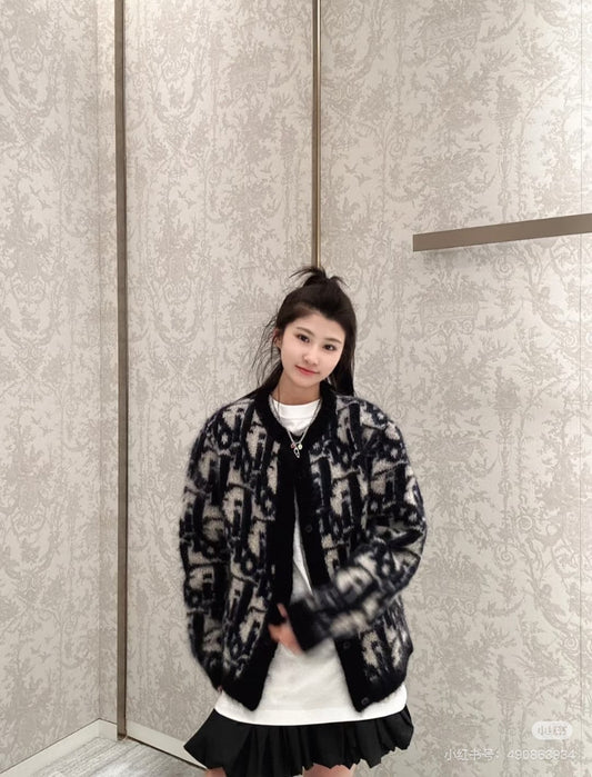 CD New knitted cardigan