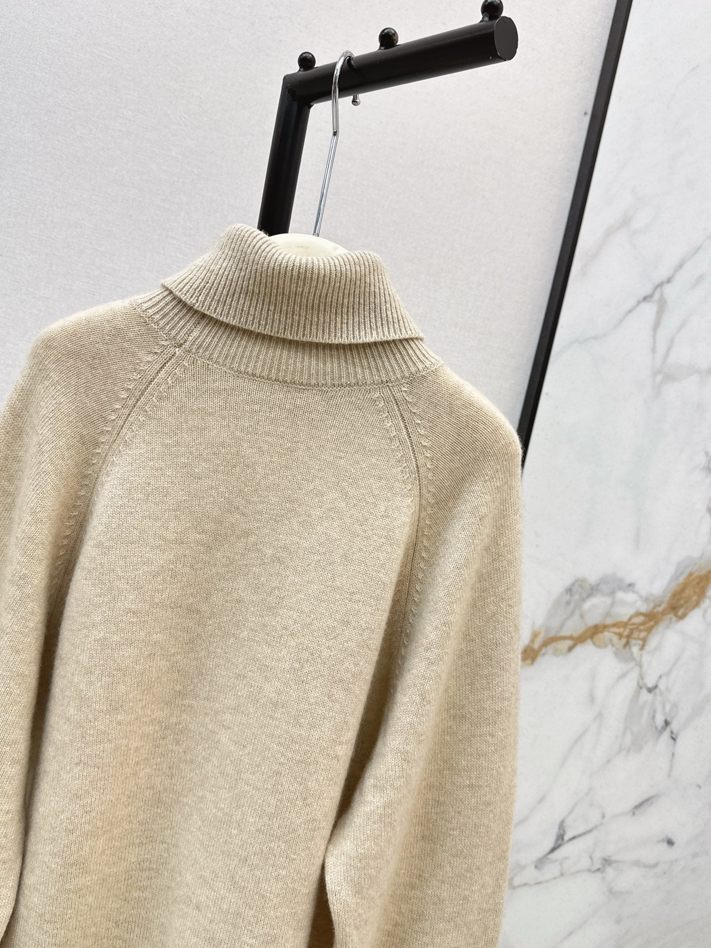 Brune NEW Turtleneck sweater