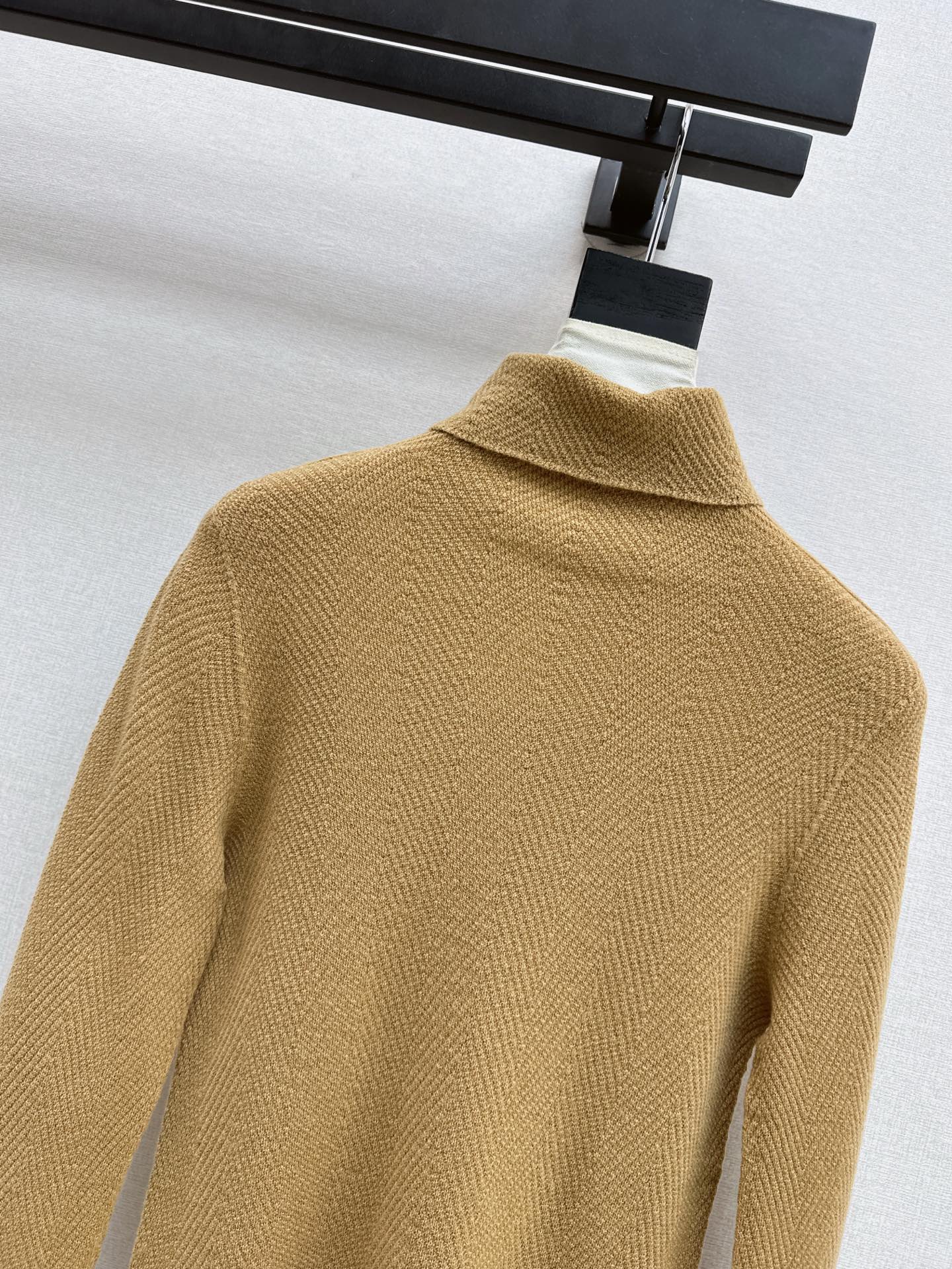 Loro NEW turtleneck base layer