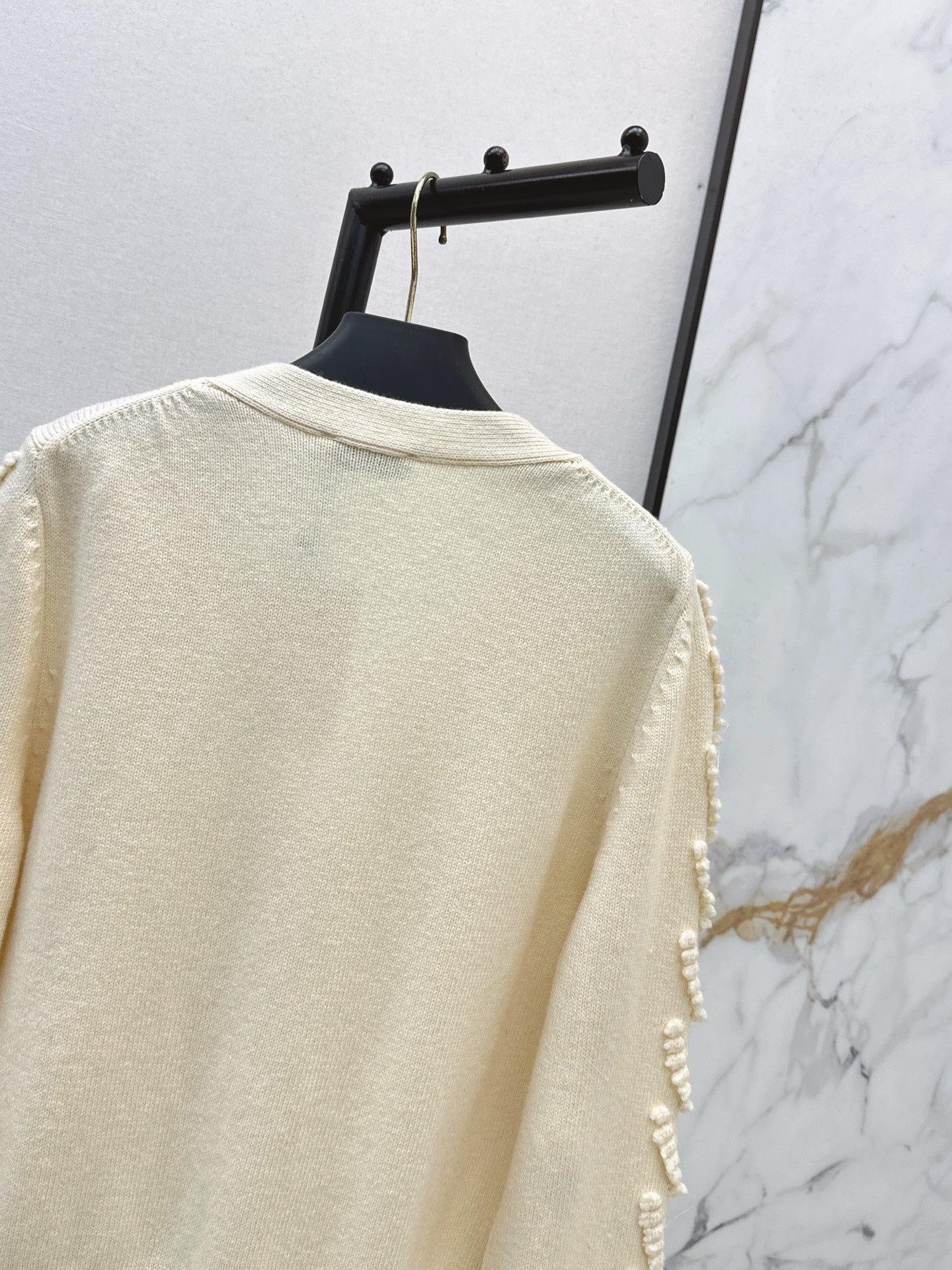 Va1 NEW knitted cardigan