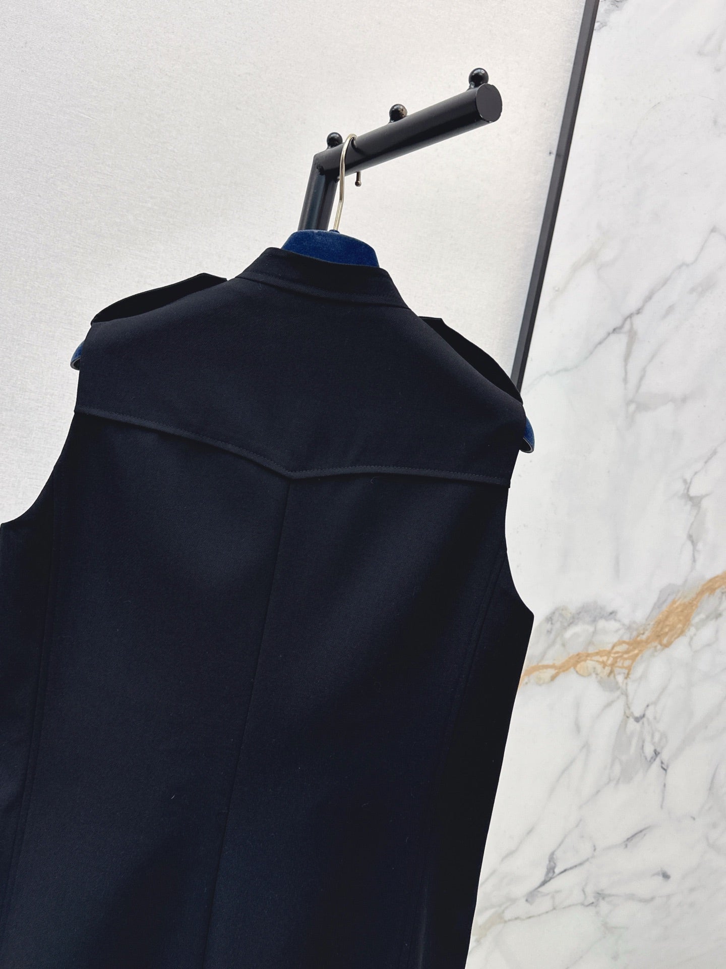 Louis NEW sleeveless dress