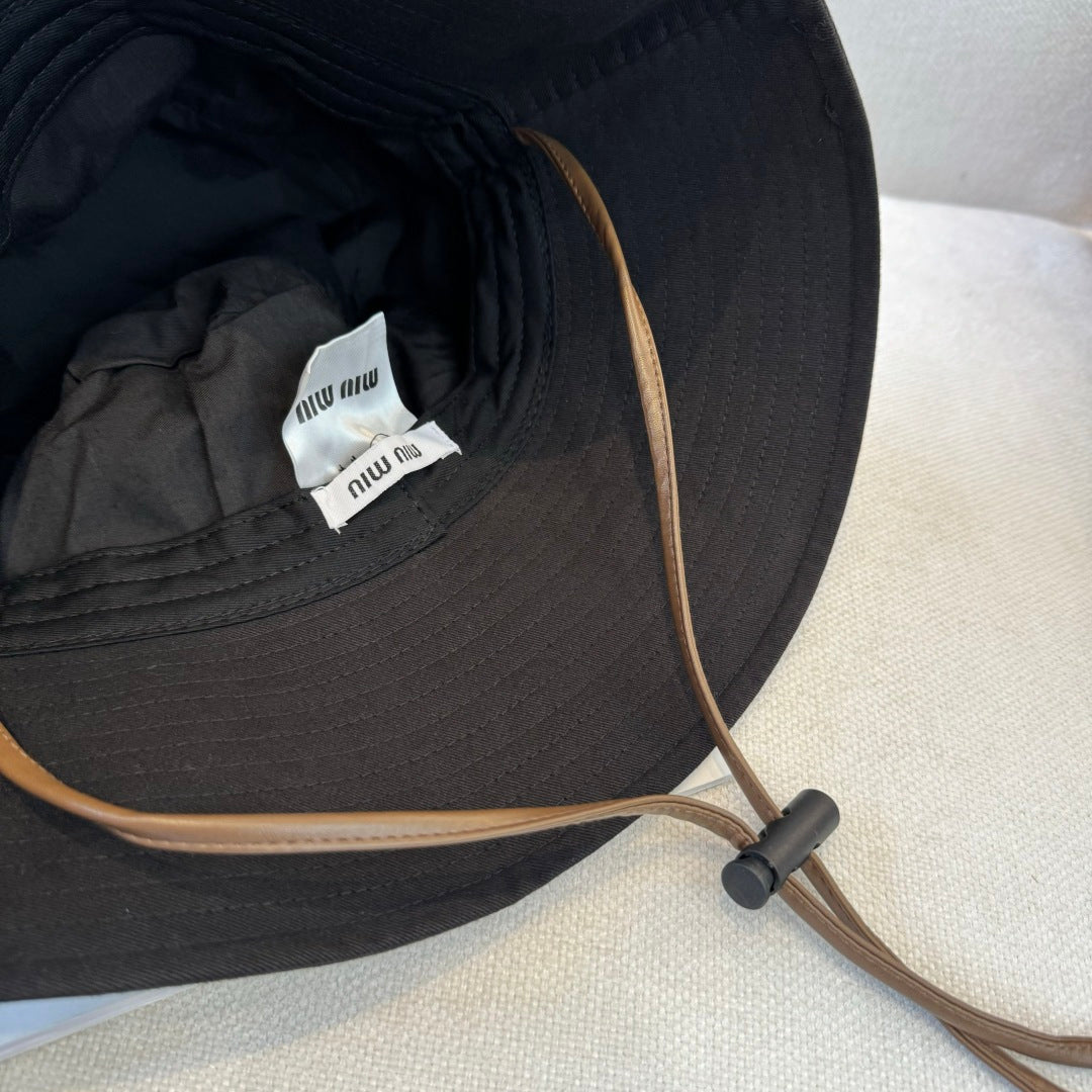 Miu New bucket hat