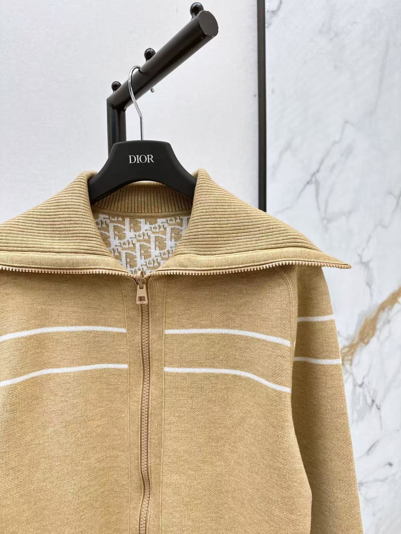 CD NEW Reversible cashmere jacket