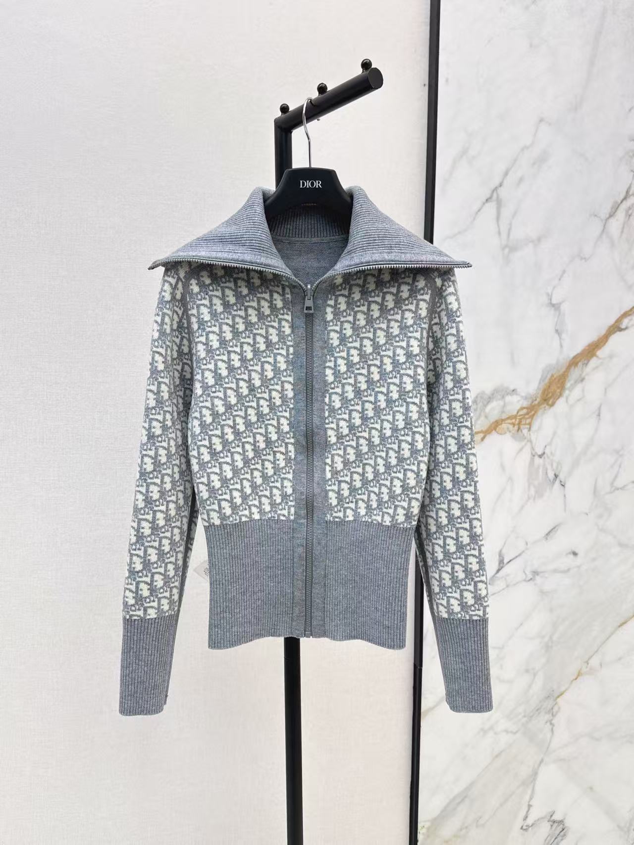 CD NEW Reversible cashmere jacket