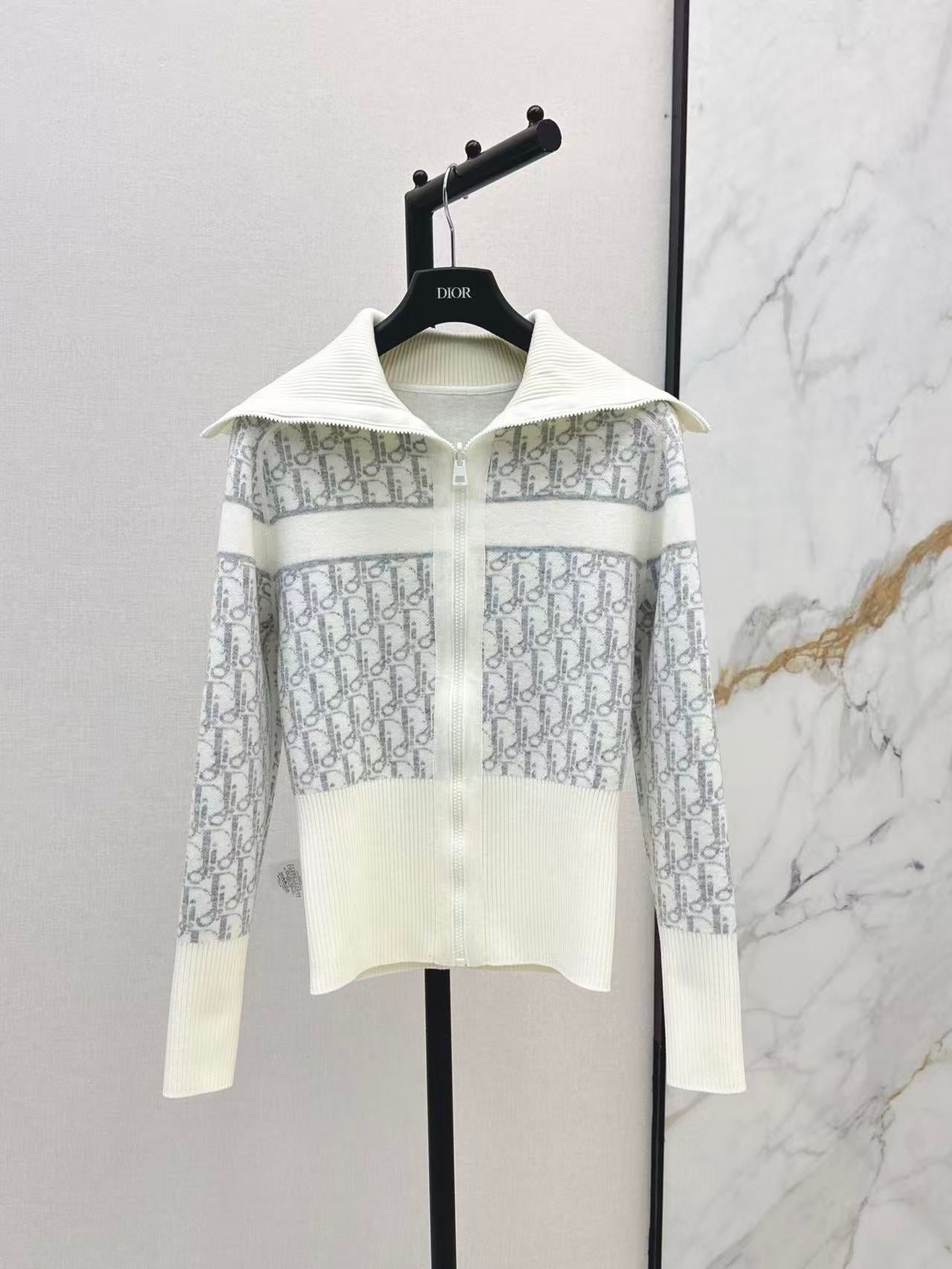 CD NEW Reversible cashmere jacket