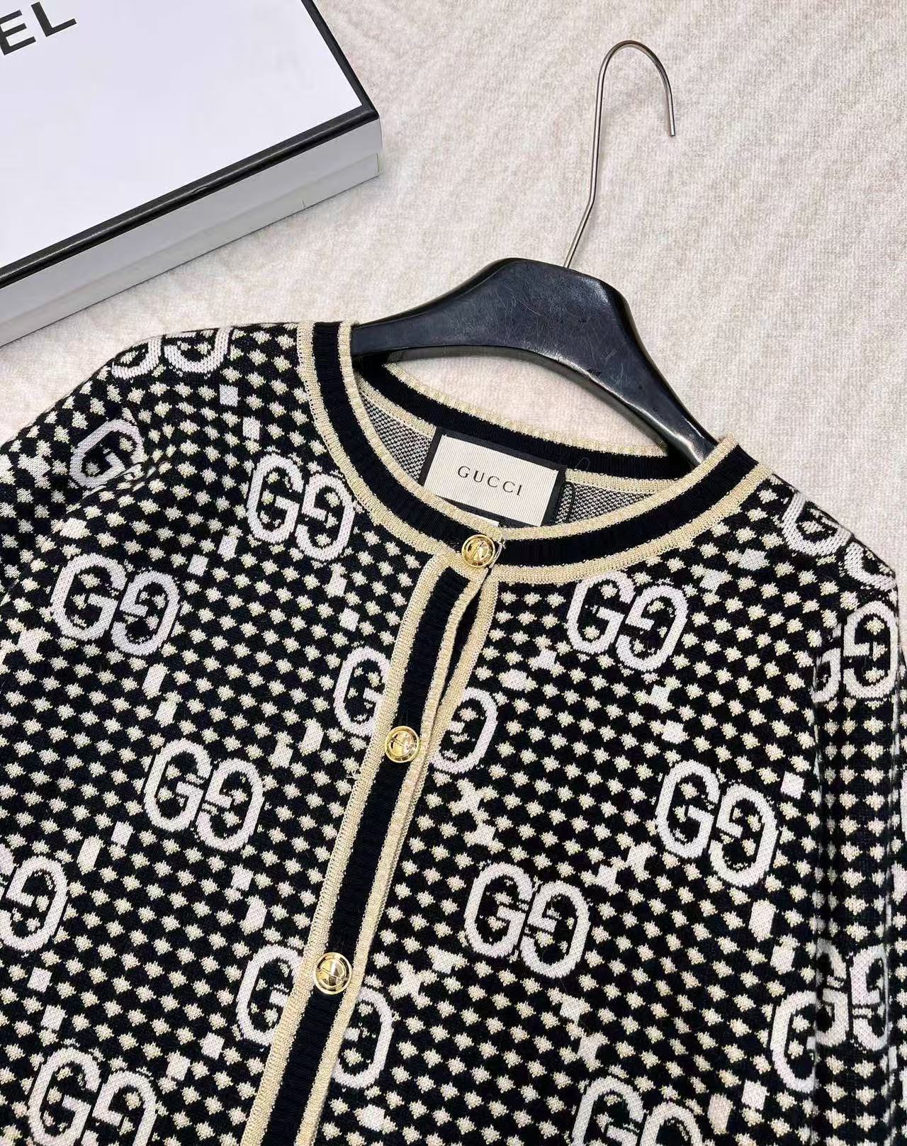 Guc NEW knitted cardigan