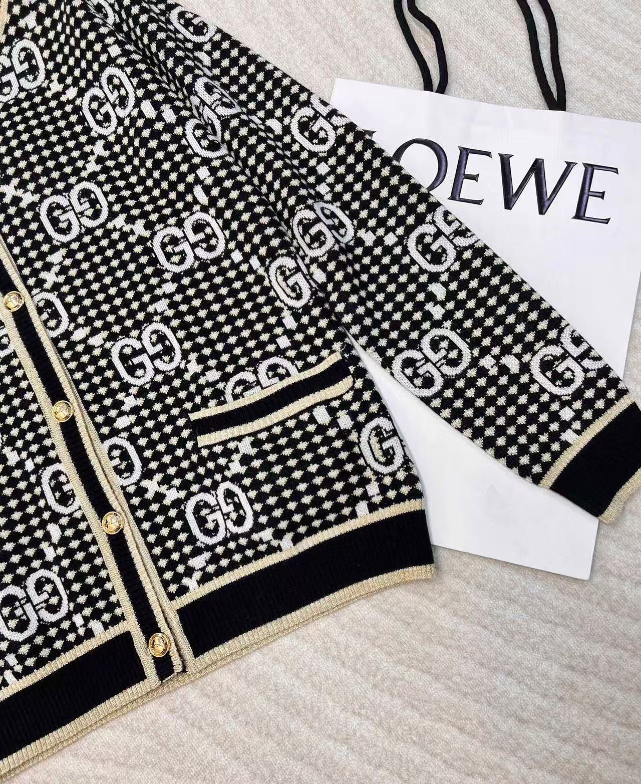 Guc NEW knitted cardigan