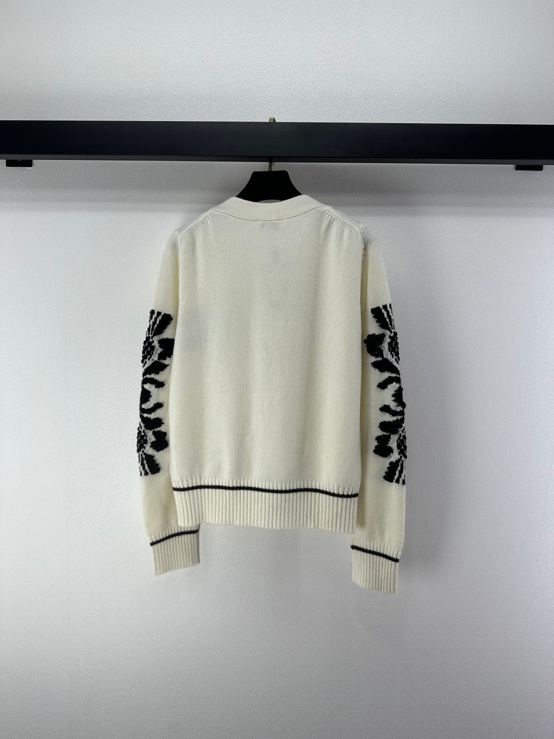 Chan NEW V-neck knitted cardigan
