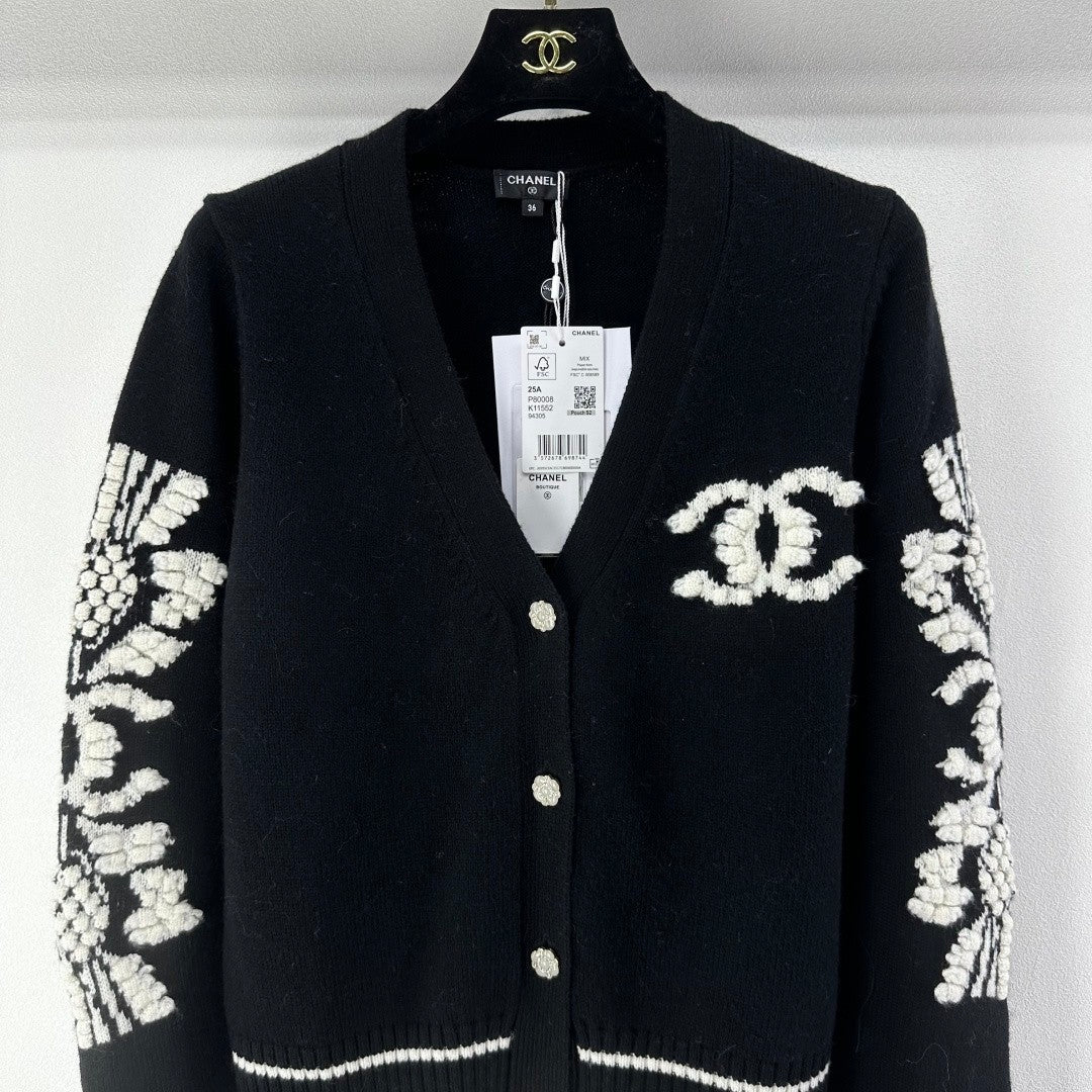 Chan NEW V-neck knitted cardigan