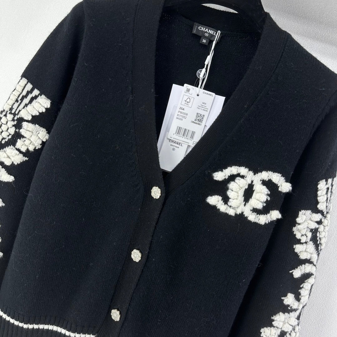 Chan NEW V-neck knitted cardigan