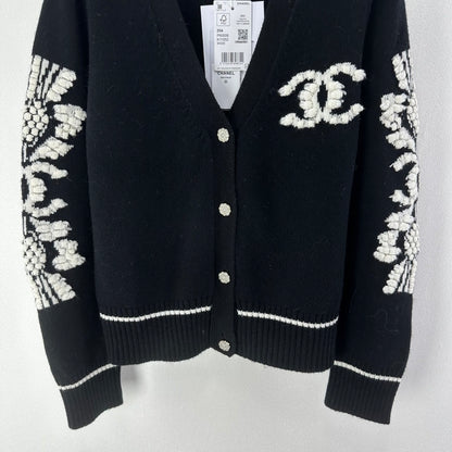 Chan NEW V-neck knitted cardigan