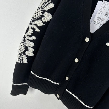 Chan NEW V-neck knitted cardigan