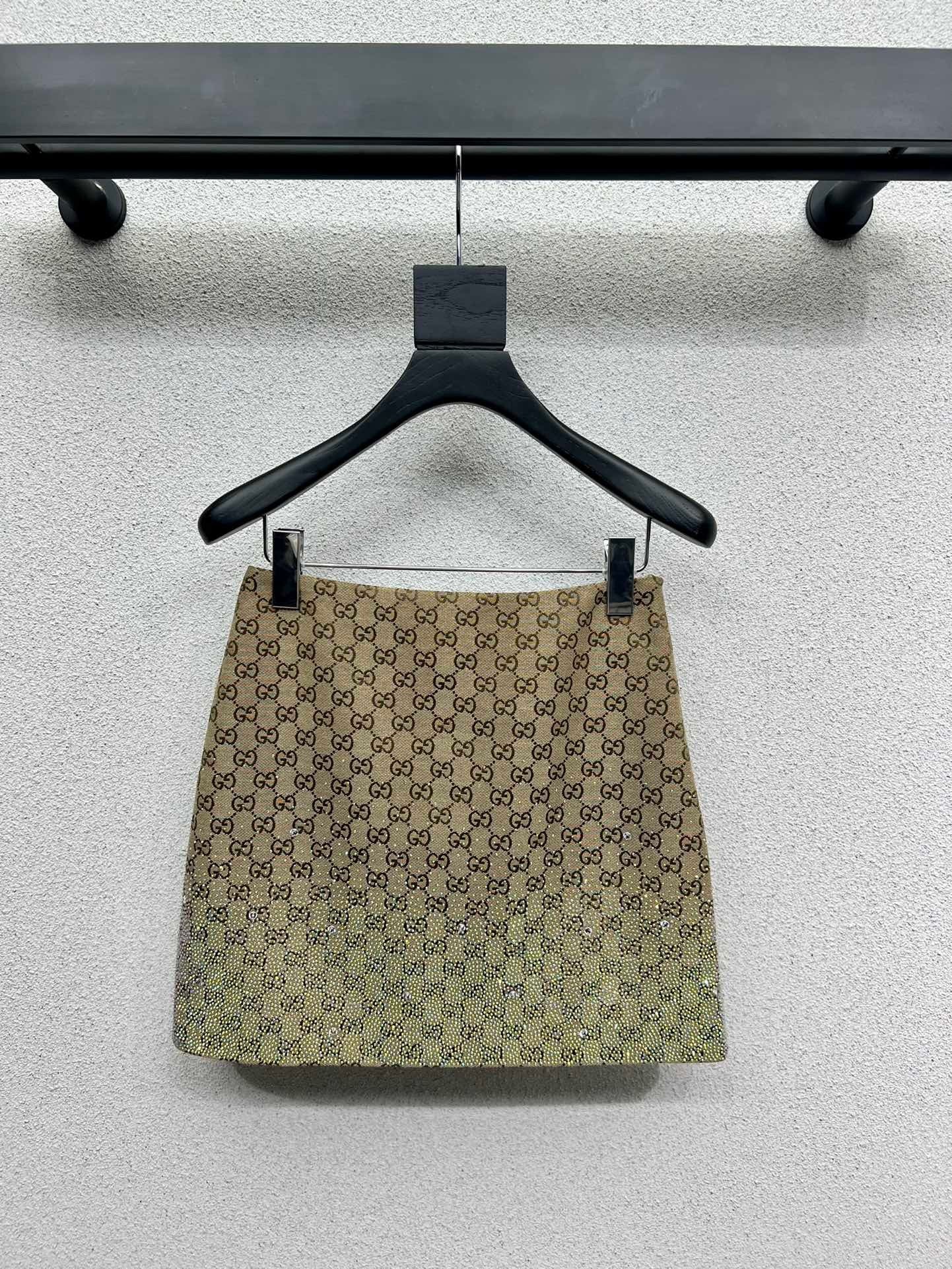 Guc NEW jacquard rhinestones skirt