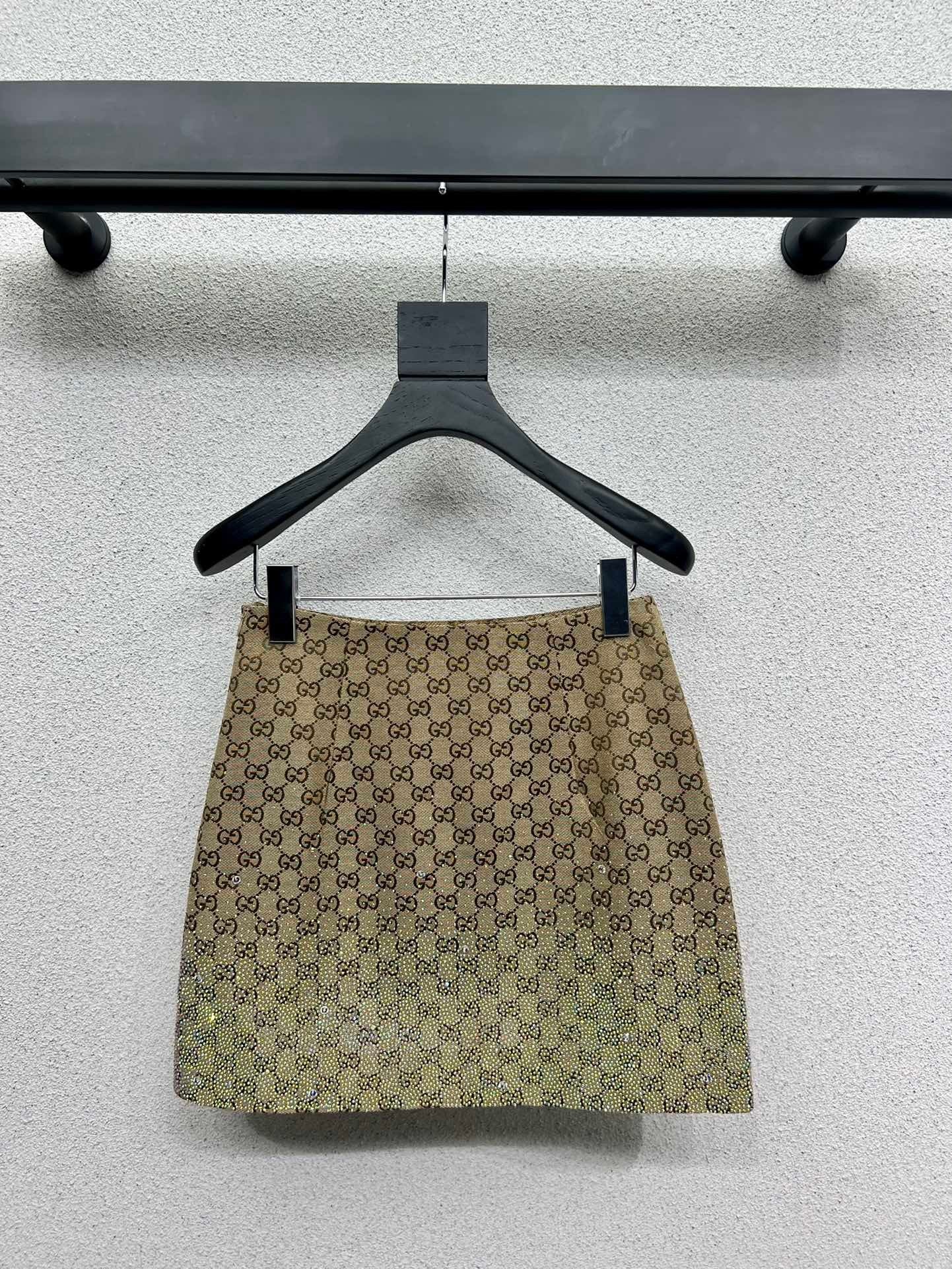 Guc NEW jacquard rhinestones skirt