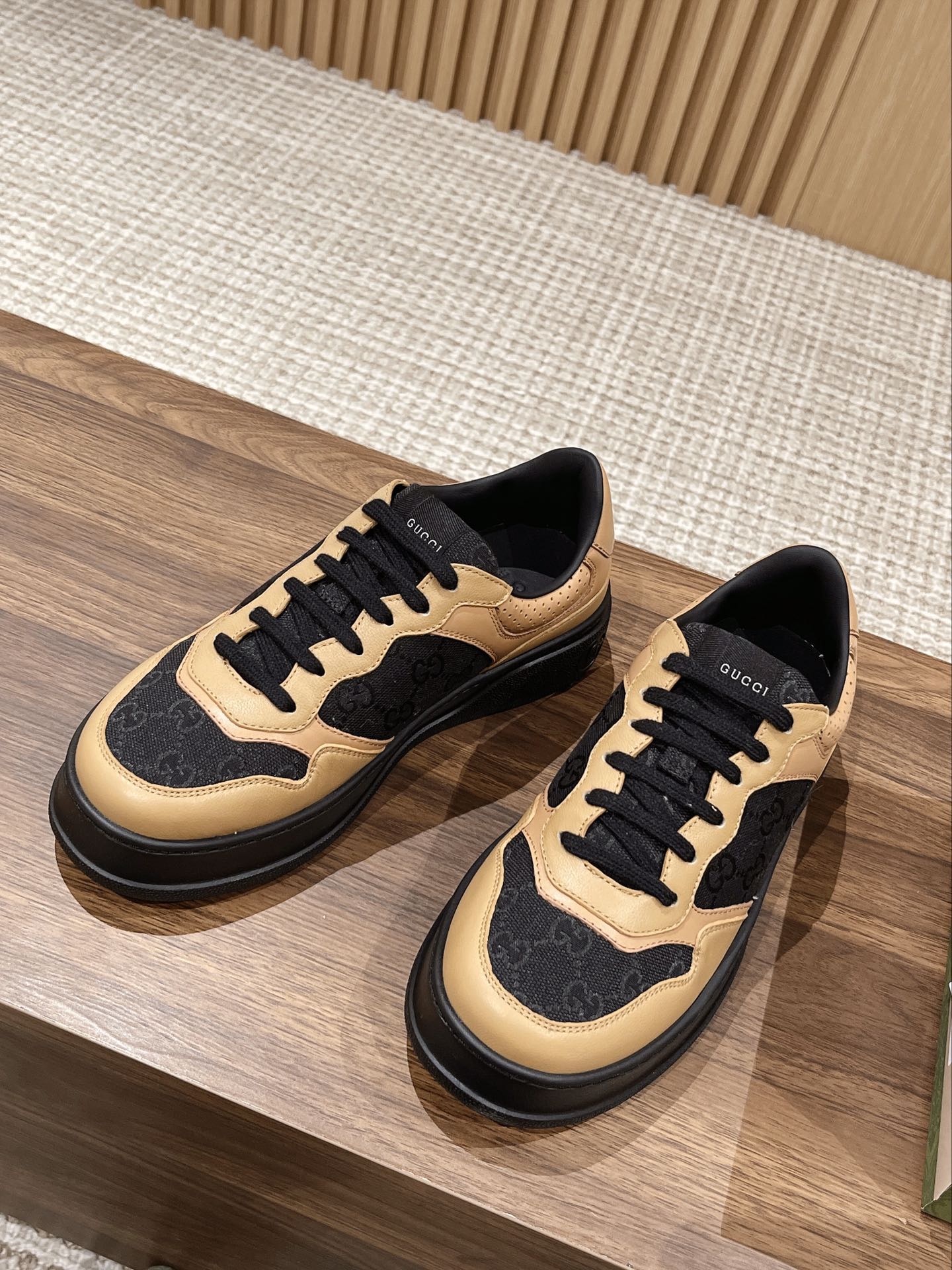 Couple's 𝐂𝐡𝐮𝐧𝐤𝐲 latest biscuit shoes