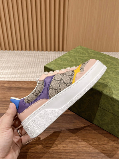 Couple's 𝐂𝐡𝐮𝐧𝐤𝐲  latest biscuit shoes