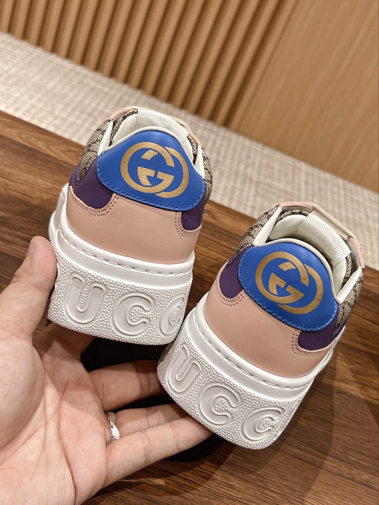 Couple's 𝐂𝐡𝐮𝐧𝐤𝐲  latest biscuit shoes