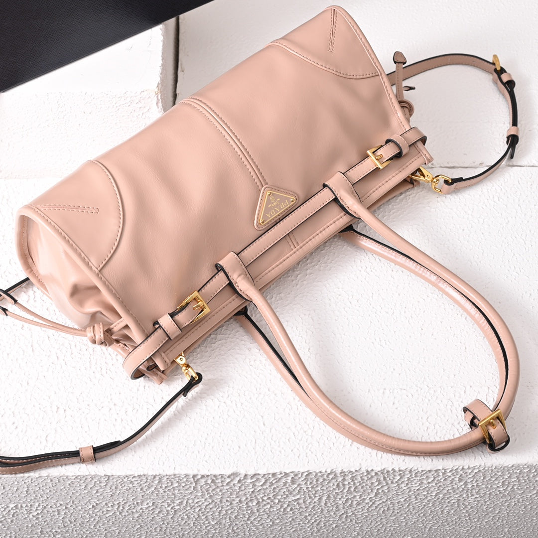 PD LuxSoft Medium leather handbag