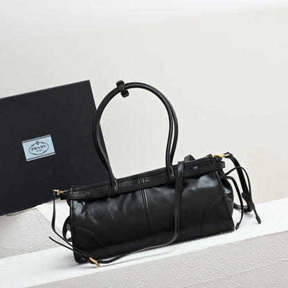 PD LuxSoft Medium leather handbag