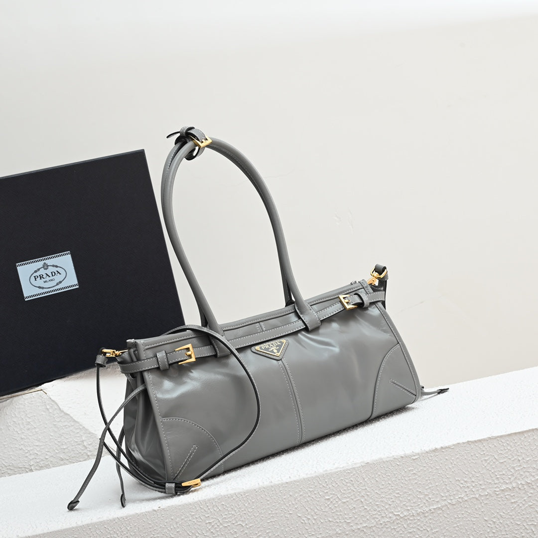 PD LuxSoft Medium leather handbag