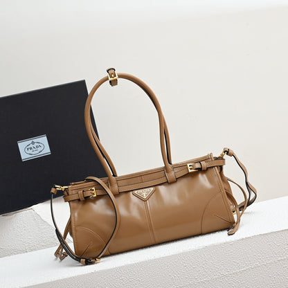 PD LuxSoft Medium leather handbag