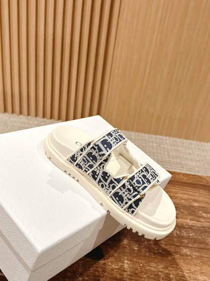 𝐃*New Arrivals Sandals