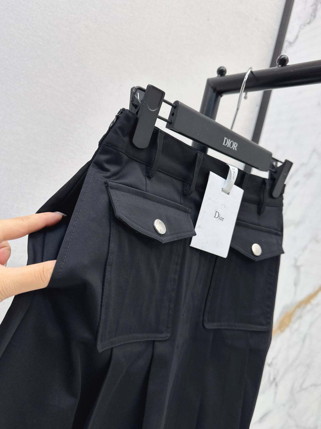 CD 25fw pleated skirt