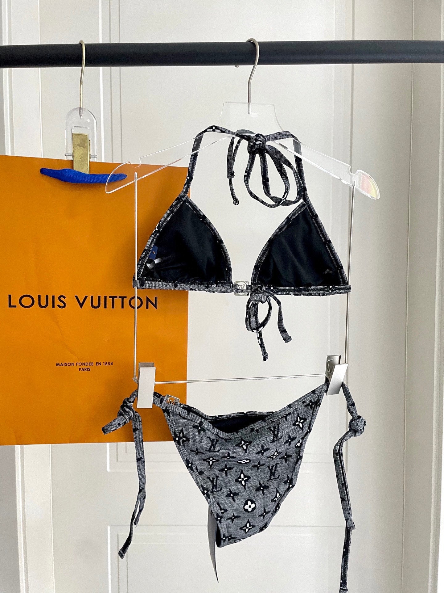 New style L swimsuit