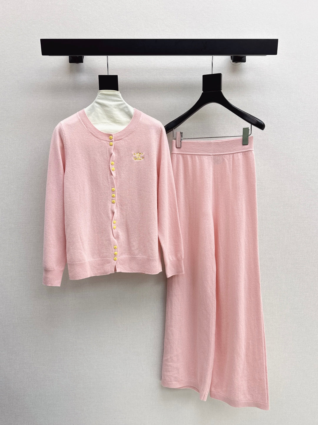 CD New embroidered cardigan set