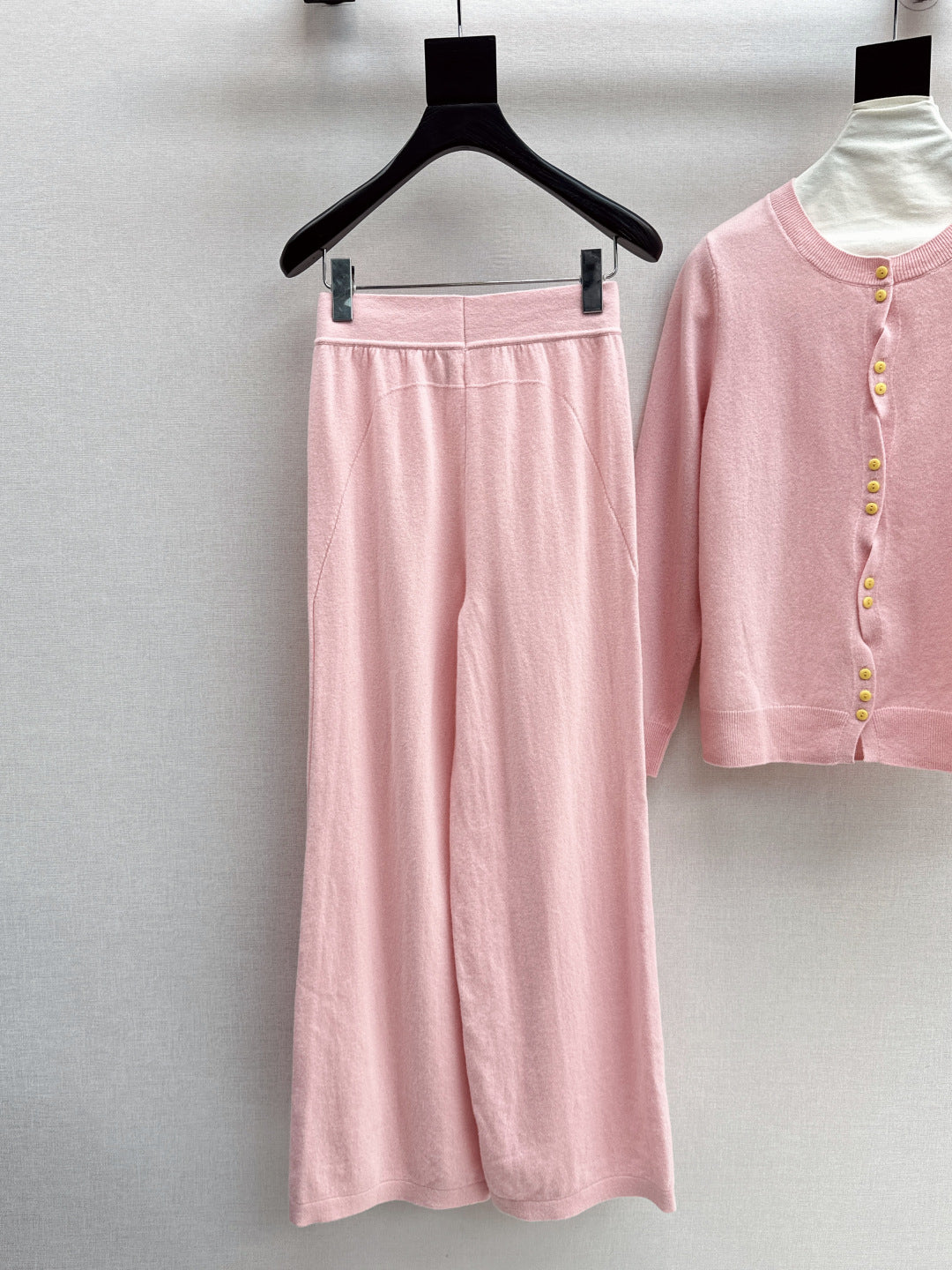 CD New embroidered cardigan set