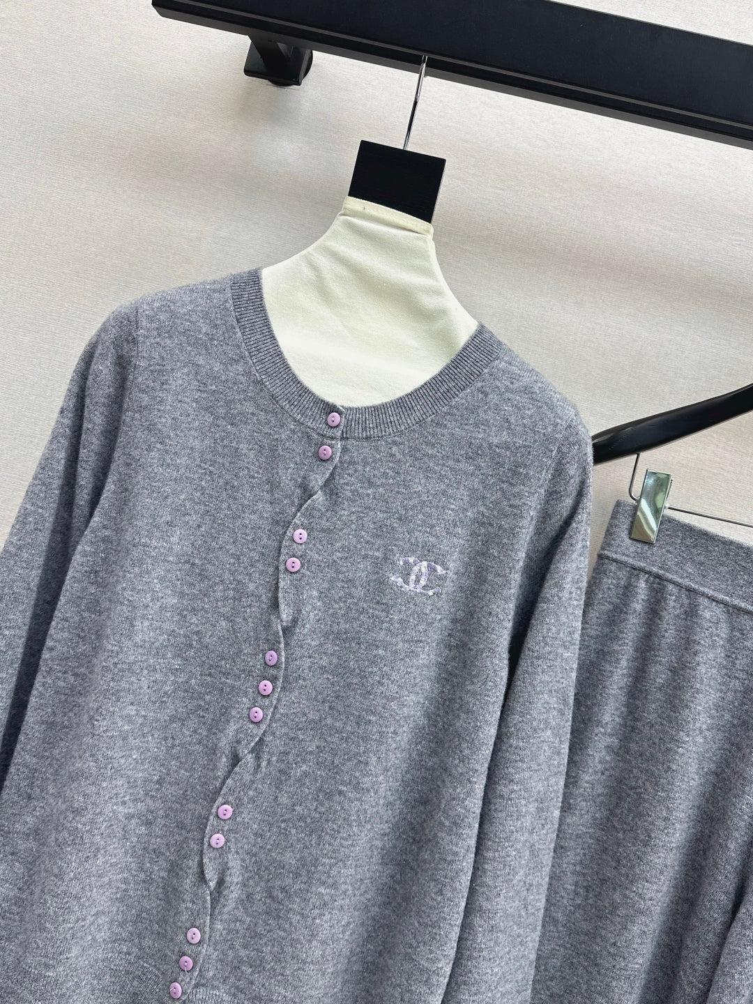 CD New embroidered cardigan set