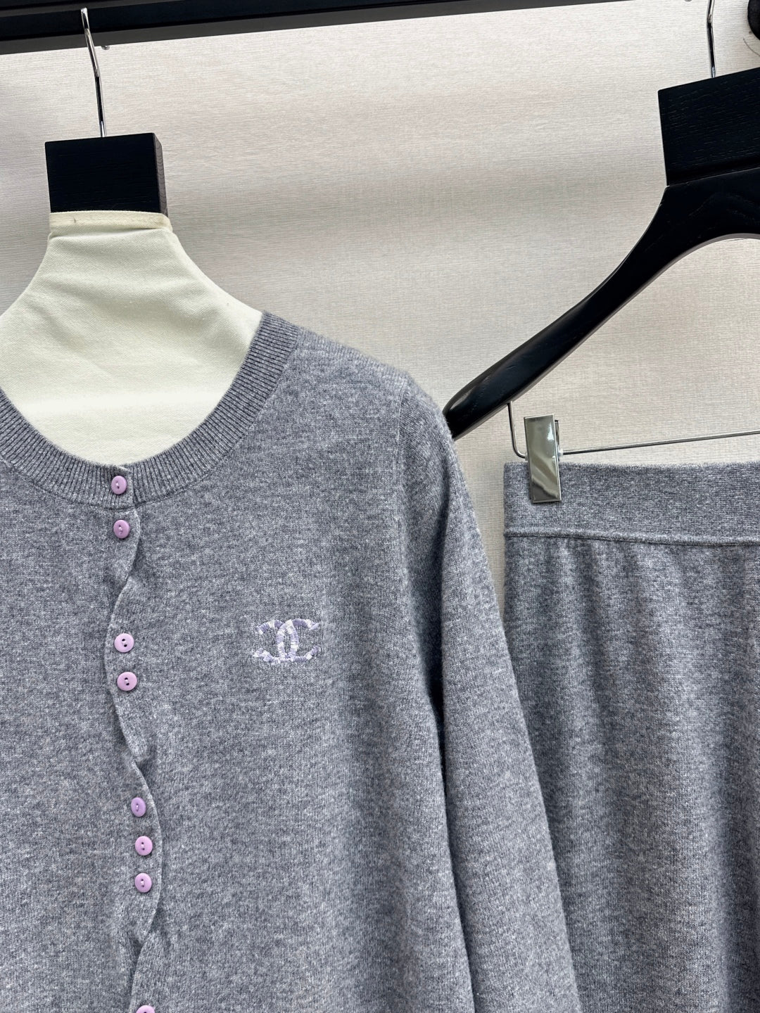 CD New embroidered cardigan set