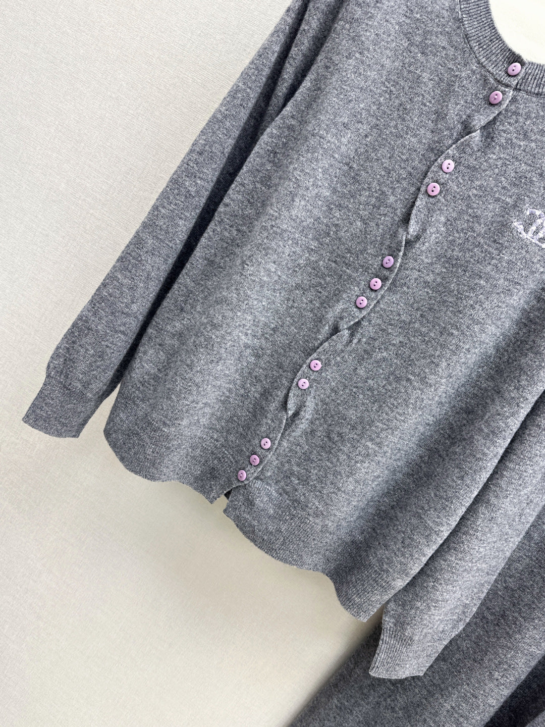 CD New embroidered cardigan set