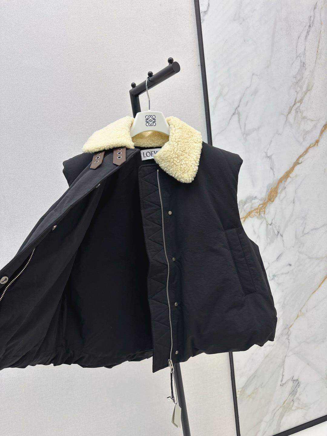 Loe New Vest down jacket