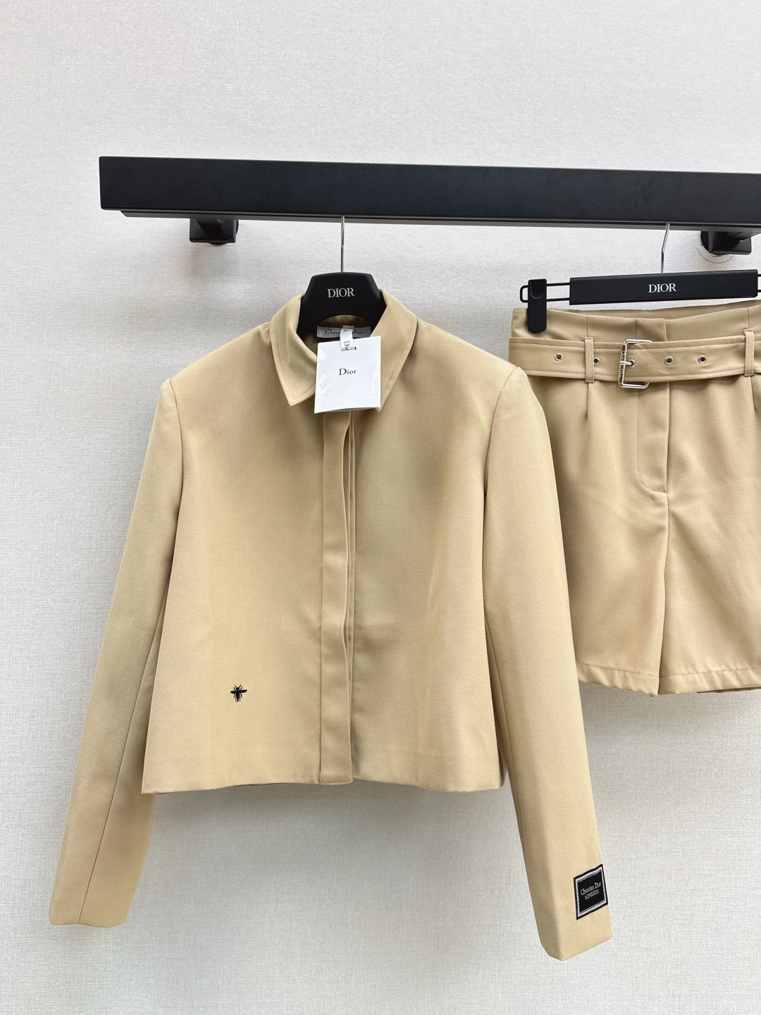 CD New embroidery suit