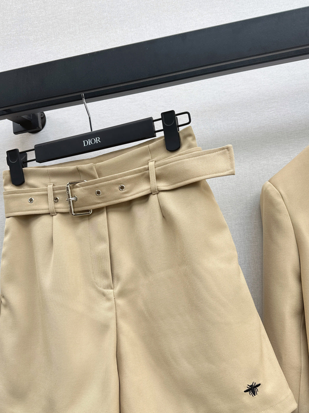 CD New embroidery suit