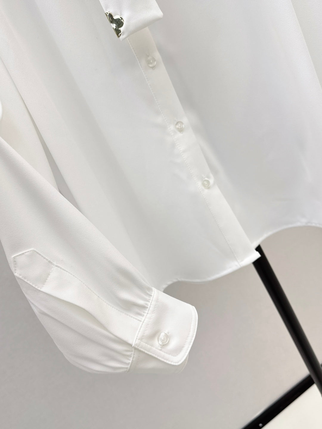 Louis  New ribbon shirt