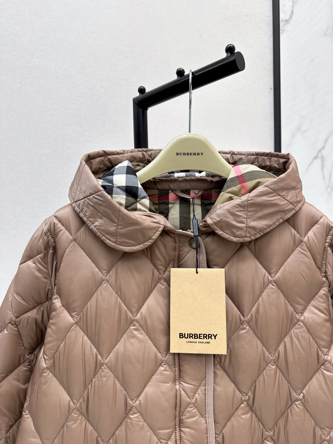 Bur New Diamond-patterned mid-length down jacket