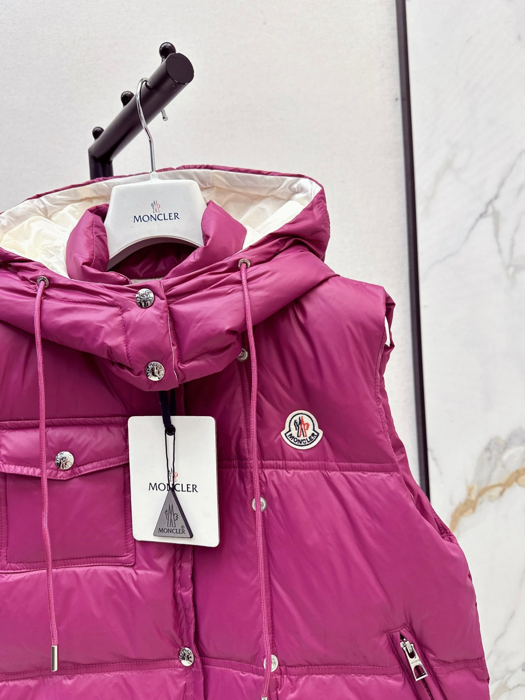 Monc  New Short stand collar down vest