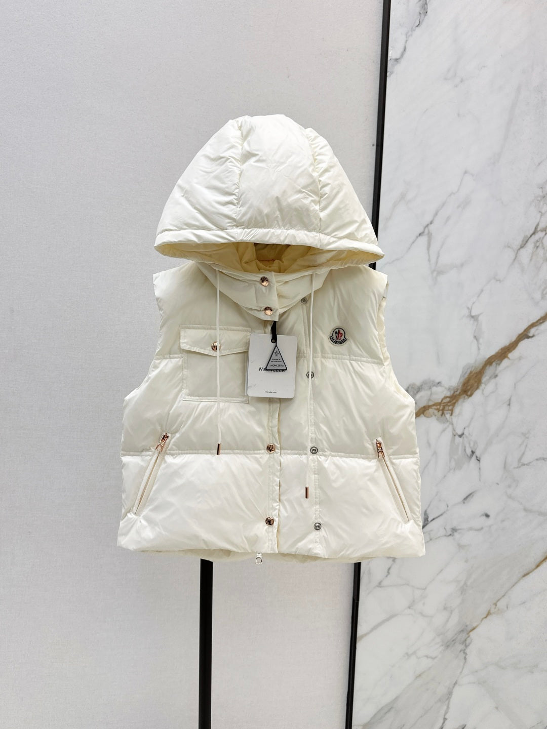 Monc  New Short stand collar down vest