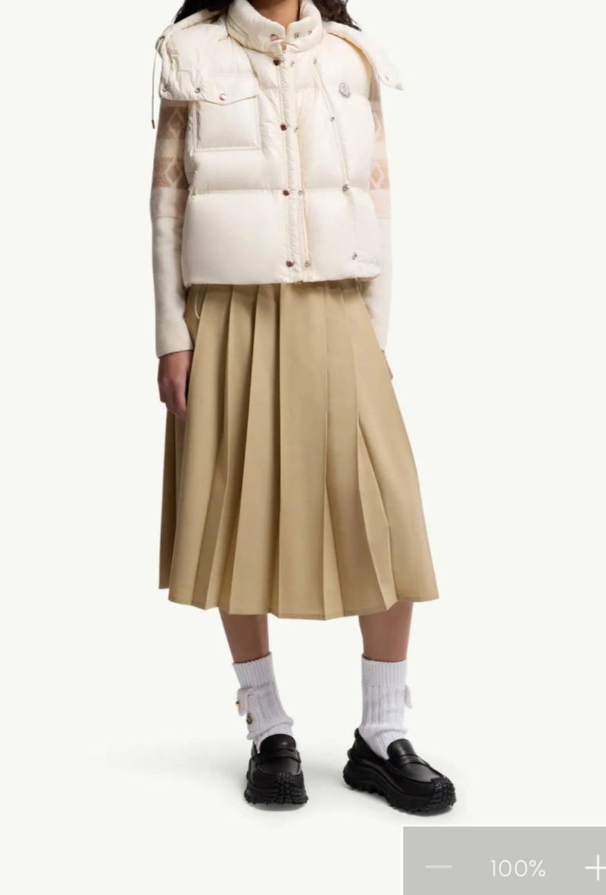 Monc  New Short stand collar down vest