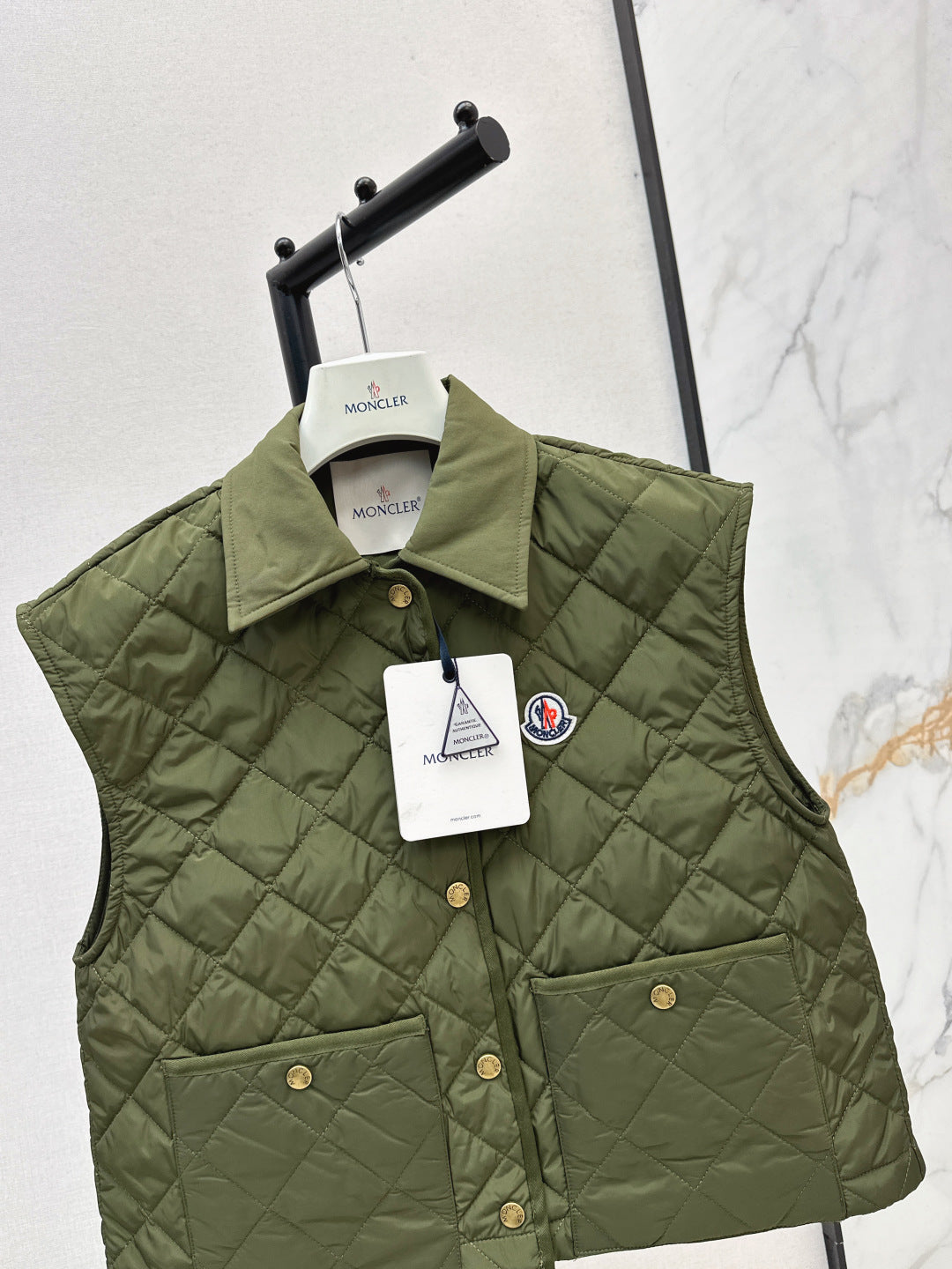 Monc  New Diamond-patterned lightweight lapel padded vest