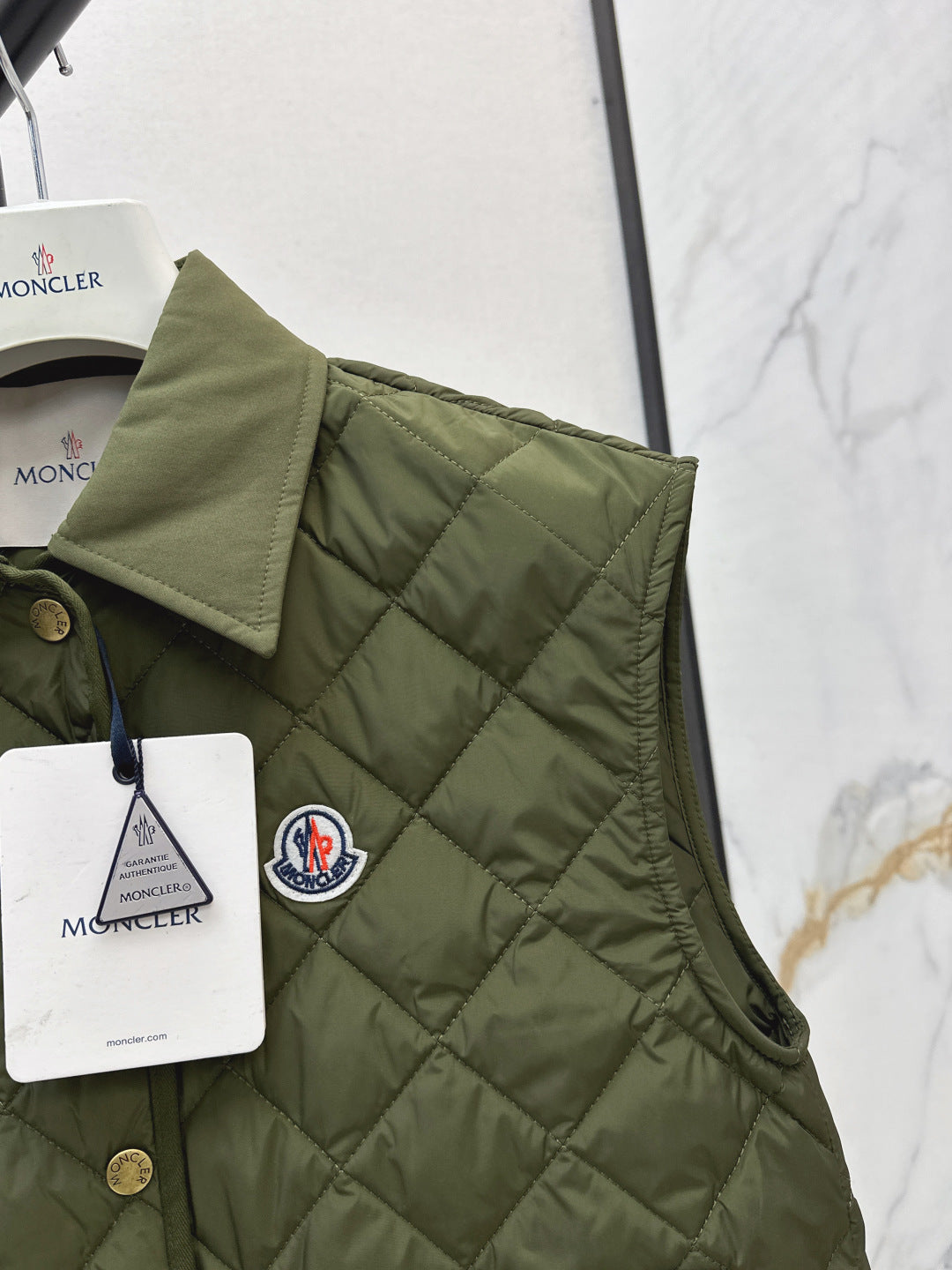 Monc  New Diamond-patterned lightweight lapel padded vest