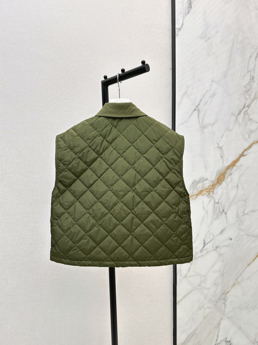 Monc  New Diamond-patterned lightweight lapel padded vest